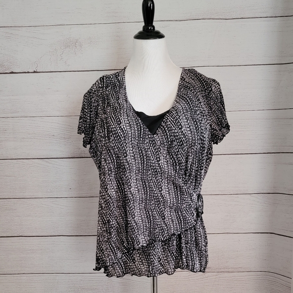 7 for $35 - Elementz Short Sleeve Blouses - Size XLarge (7 pieces) - Picture 4 of 12